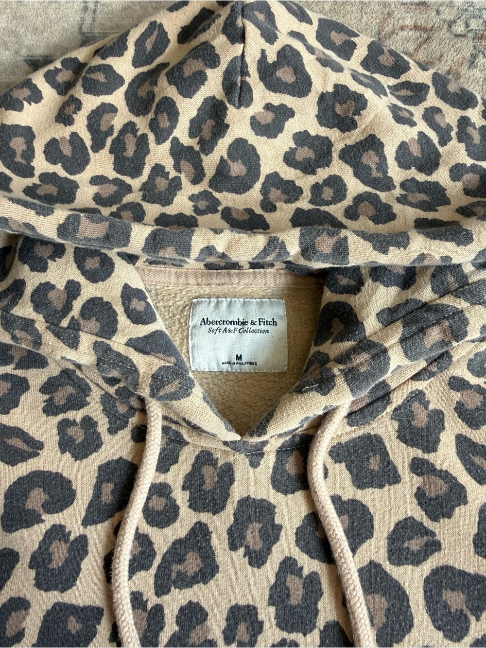 Abercrombie & Fitch Leopard Print Cropped Hoodie - Taupe & Black - Picture 5 of 7